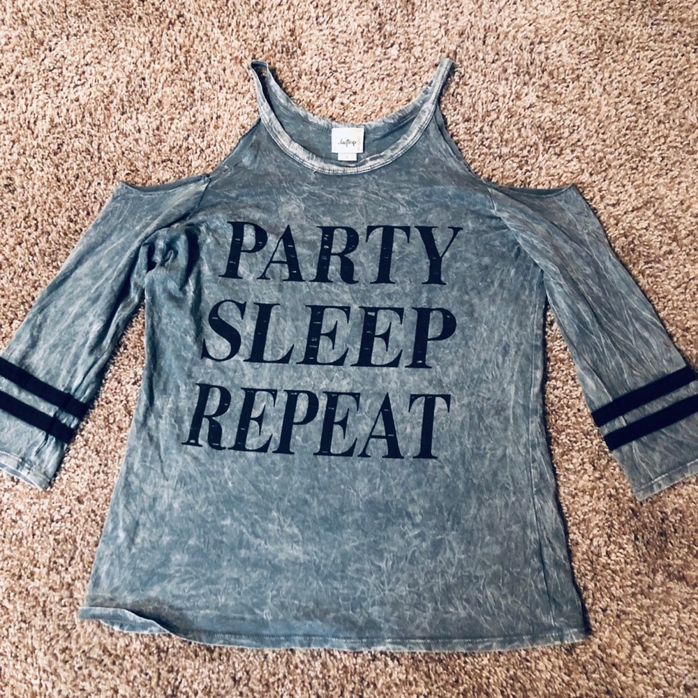 Daytrip open shoulder word tee